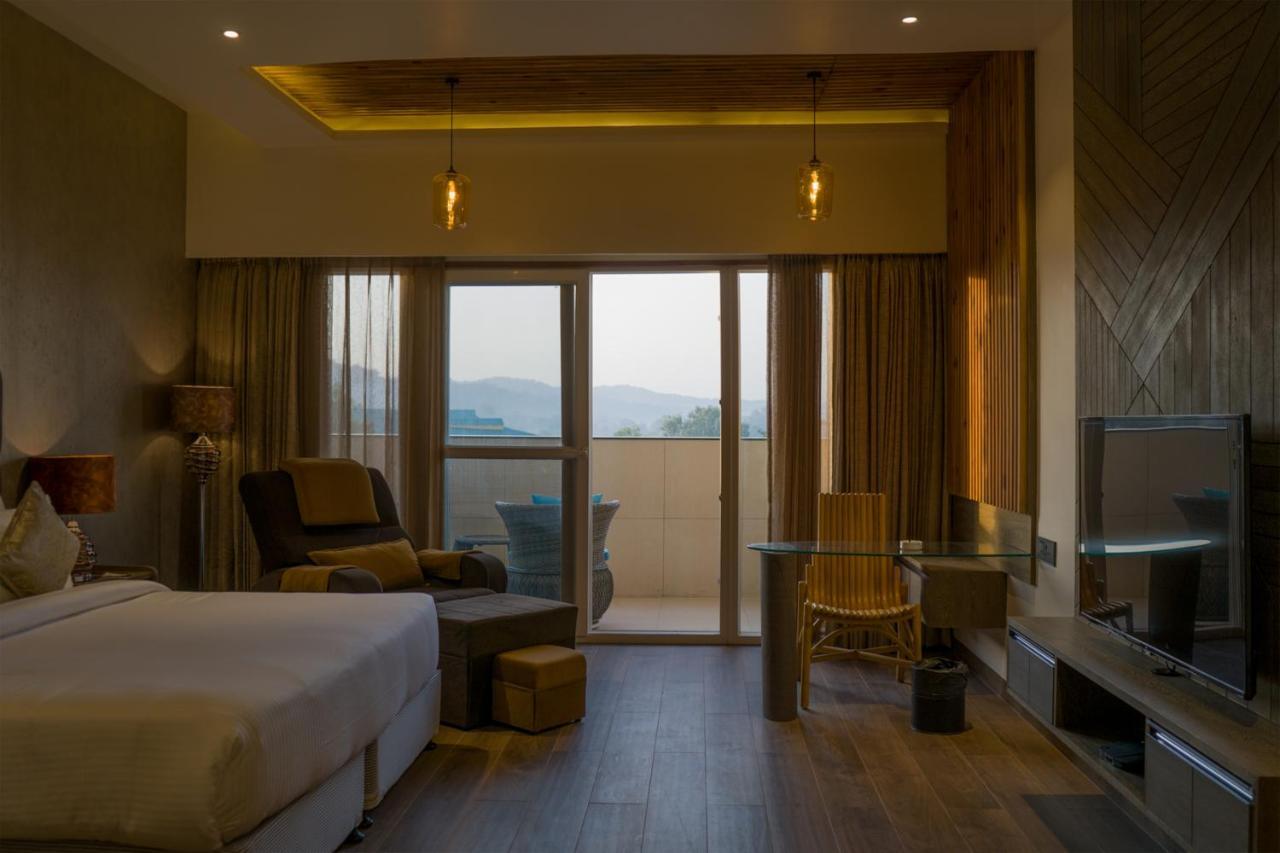 Clarks Inn Suites Kangra Dış mekan fotoğraf