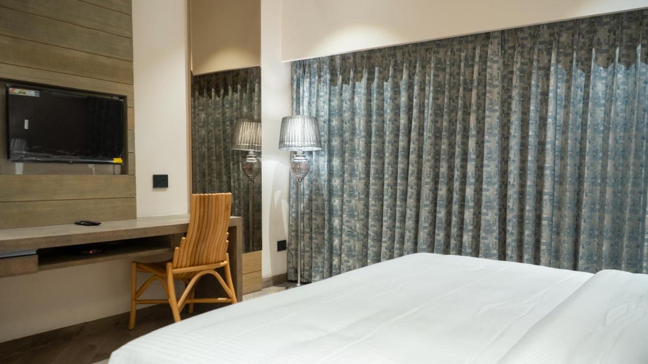 Clarks Inn Suites Kangra Dış mekan fotoğraf